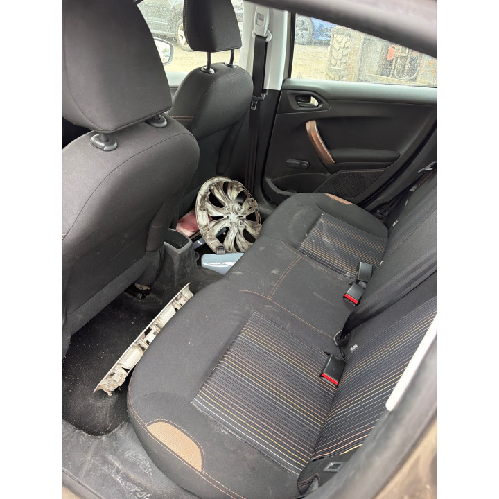 Feu arriere principal droit (feux) PEUGEOT 208 1 Photo n°8