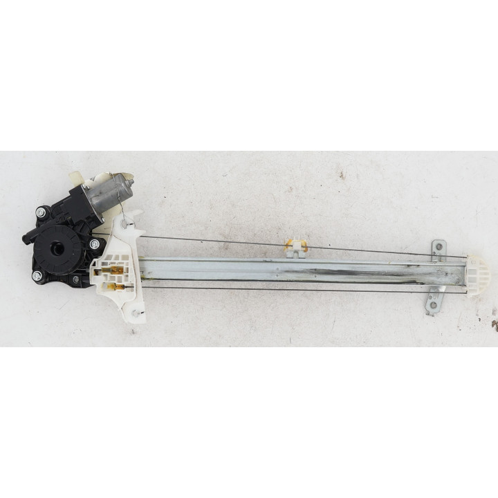 Leve vitre electrique avant gauche SUZUKI IGNIS 3 Photo n°1