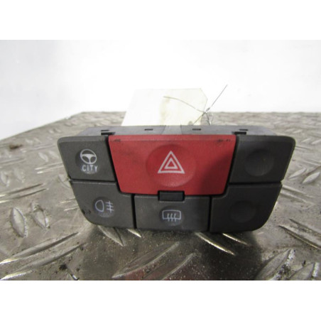 Bouton de warning FIAT PANDA 2