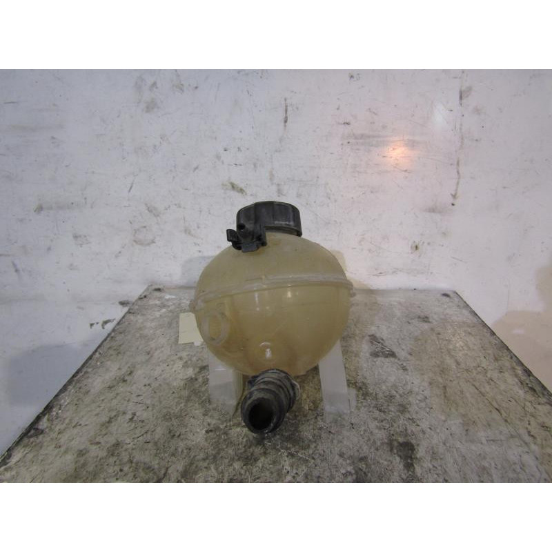 Vase d'expansion PEUGEOT 308 2 SW Photo n°1