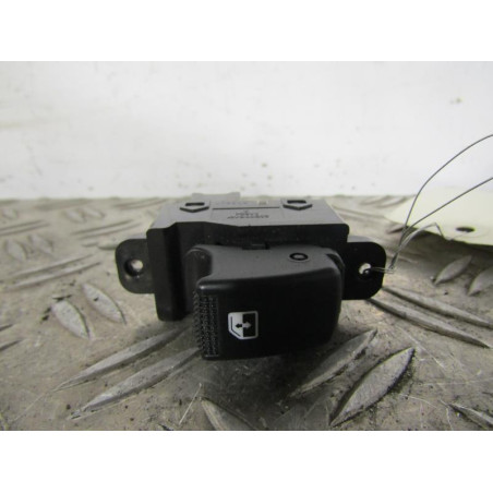 Interrupteur de leve vitre arriere droit HYUNDAI I 10 1