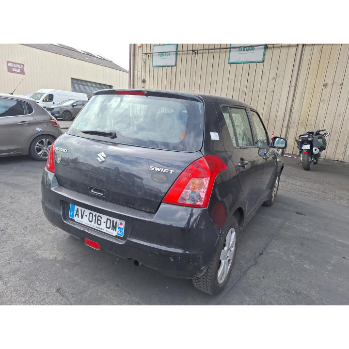 Feu arriere principal droit (feux) SUZUKI SWIFT 3 Photo n°16