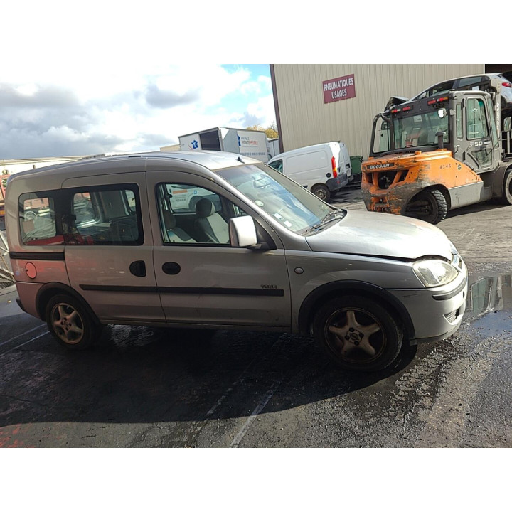 Feu arriere principal gauche (feux) OPEL COMBO C Photo n°9