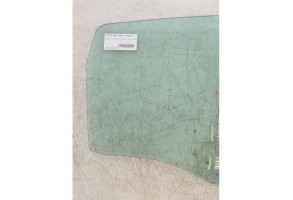 Vitre arriere droit MERCEDES CLASSE B 245 Photo n°2