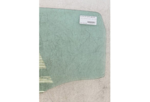 Vitre arriere gauche MERCEDES CLASSE B 245 Photo n°3