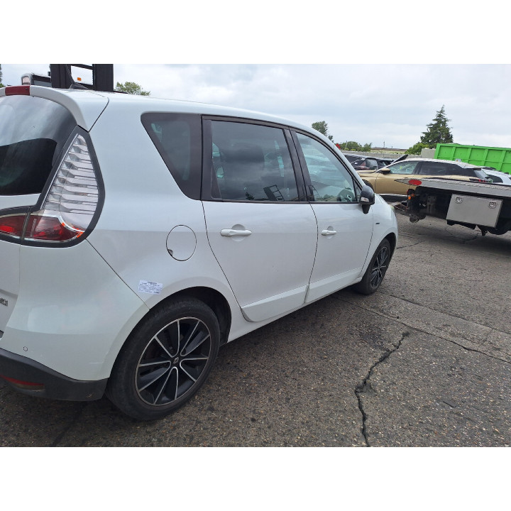 Feu de pare choc arriere droit RENAULT SCENIC 3 Photo n°10
