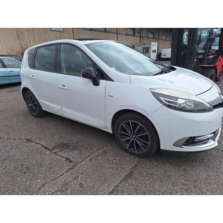 Feu de pare choc arriere droit RENAULT SCENIC 3 Photo n°11