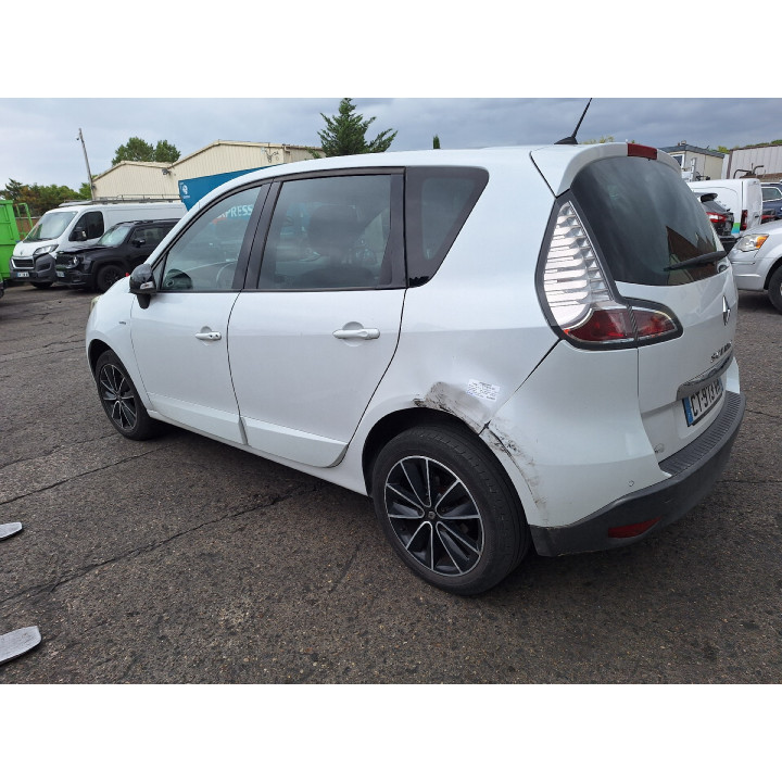 Feu de pare choc arriere droit RENAULT SCENIC 3 Photo n°12