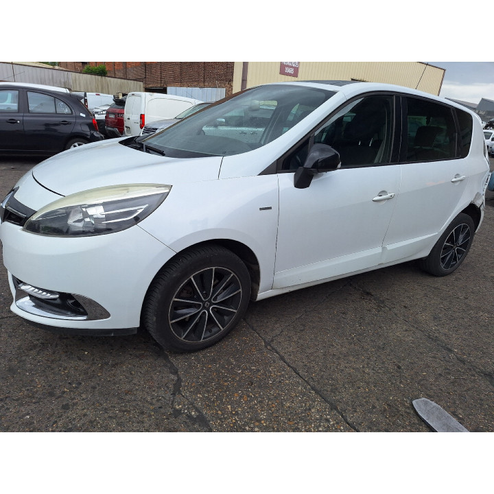 Feu de pare choc arriere droit RENAULT SCENIC 3 Photo n°13