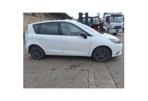 Feu de pare choc arriere droit RENAULT SCENIC 3 Photo n°9