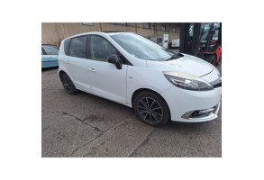 Feu de pare choc arriere droit RENAULT SCENIC 3 Photo n°11