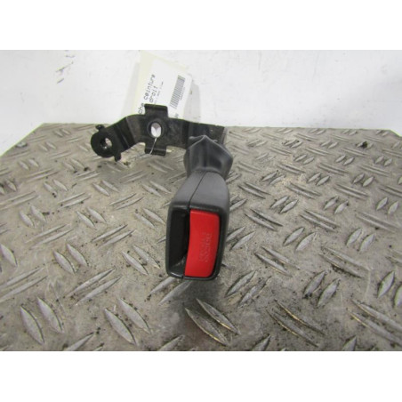 Attache ceinture arriere droit TOYOTA AVENSIS 2