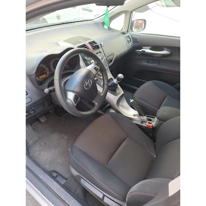 Feu arriere principal droit (feux) TOYOTA AURIS 1 Photo n°10