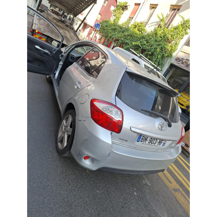 Feu arriere principal droit (feux) TOYOTA AURIS 1 Photo n°12