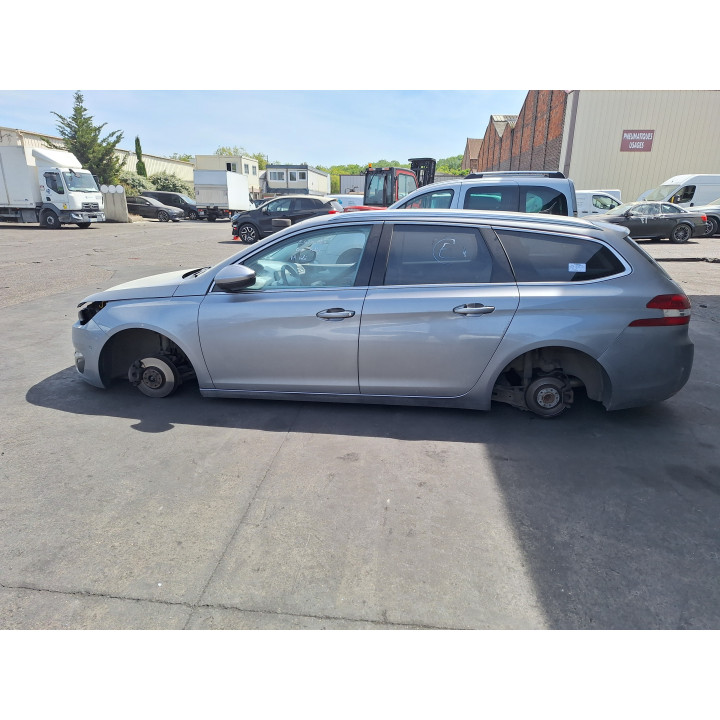 Feu arriere principal droit (feux) PEUGEOT 308 2 SW Photo n°13