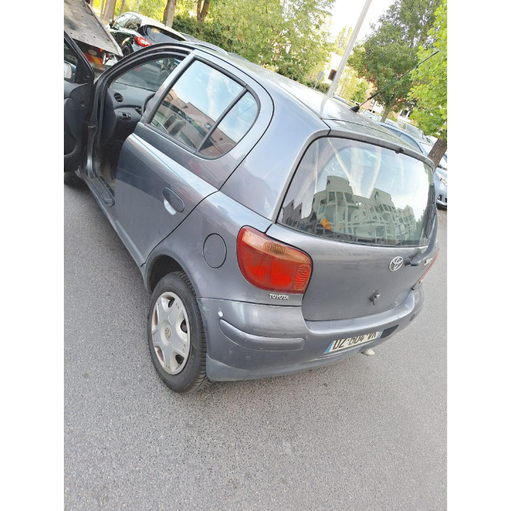 Feu arriere principal droit (feux) TOYOTA YARIS 1 Photo n°9