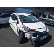 Feu arriere principal droit (feux) TOYOTA AYGO 2 Photo n°10