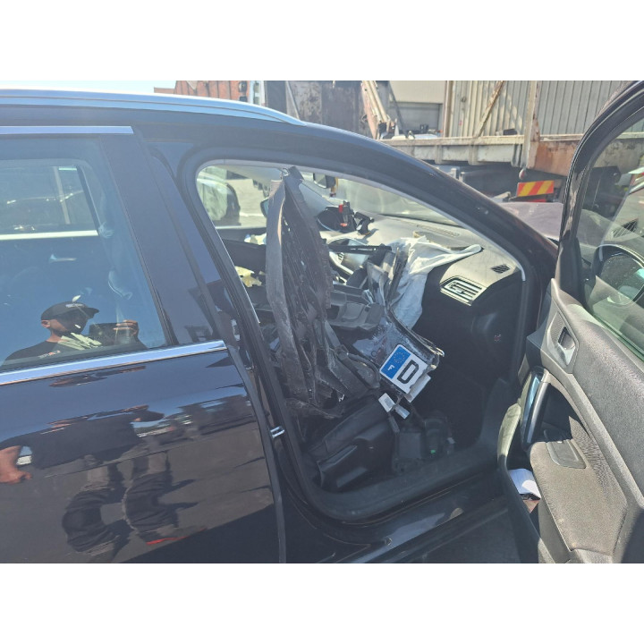 Leve vitre electrique avant gauche PEUGEOT 308 2 SW Photo n°8
