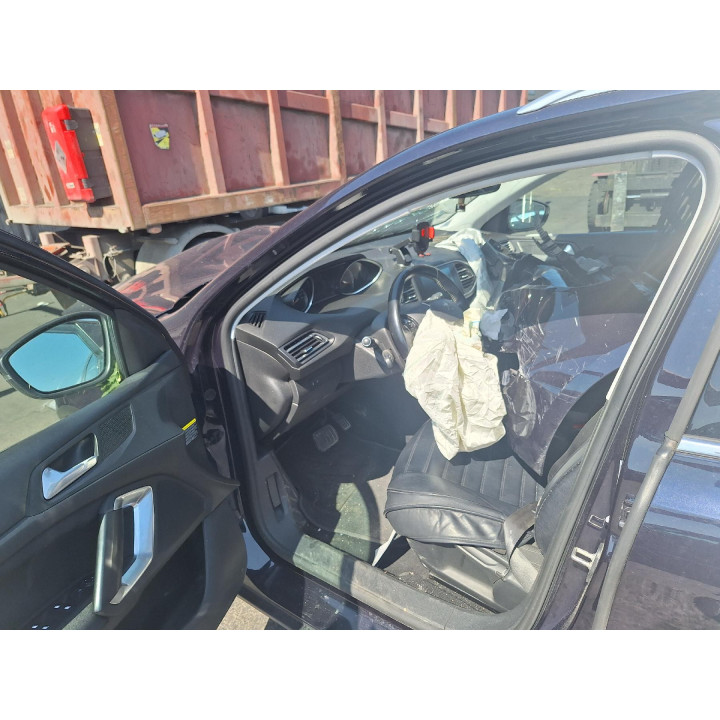 Leve vitre electrique avant gauche PEUGEOT 308 2 SW Photo n°10