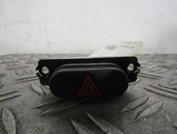 Bouton de warning HYUNDAI I 10 1 Photo n°1