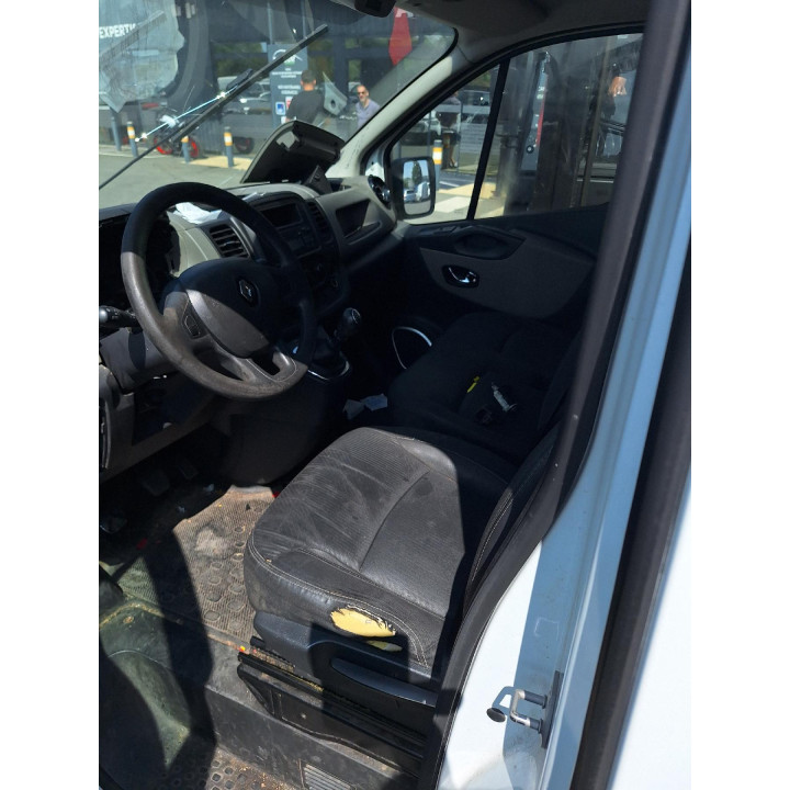 Feu arriere principal droit (feux) RENAULT TRAFIC 3 COURT Photo n°11
