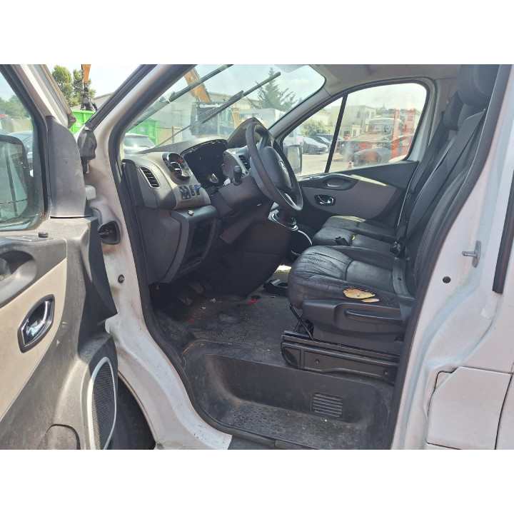 Feu arriere principal droit (feux) RENAULT TRAFIC 3 COURT Photo n°19