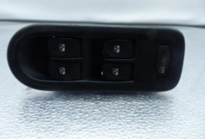Interrupteur de leve vitre avant gauche RENAULT CLIO 3