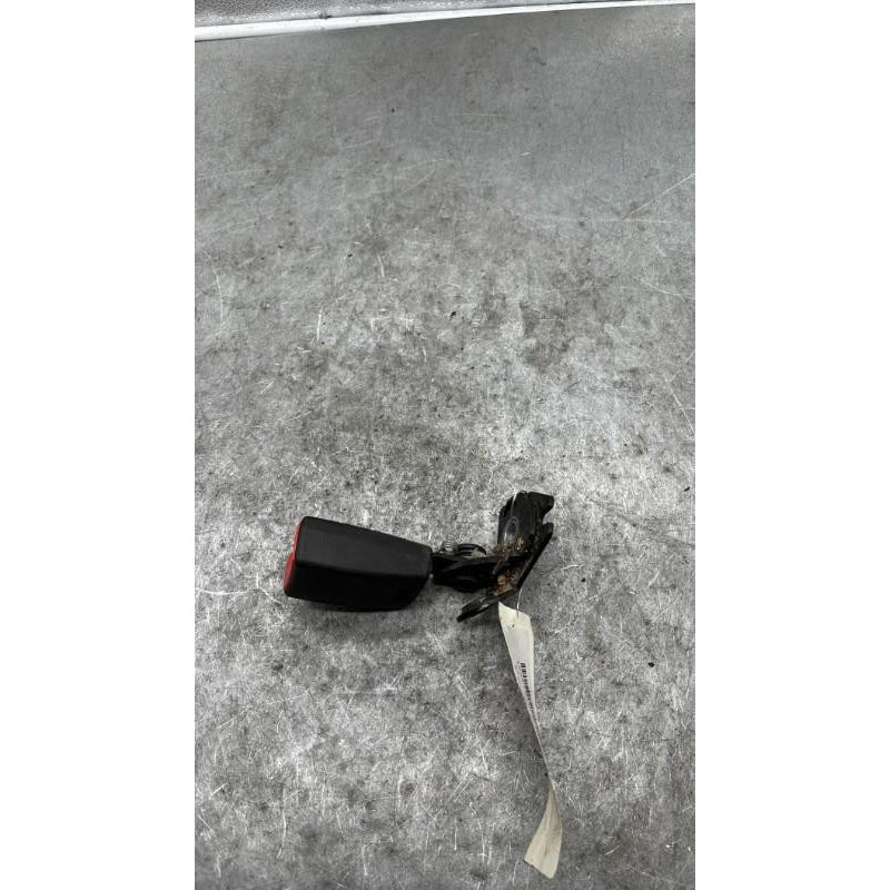 Attache ceinture arriere gauche FORD FIESTA 6 Photo n°1