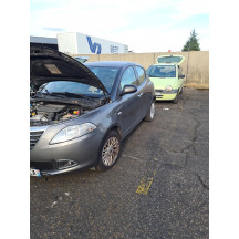 Verin de coffre LANCIA YPSILON 5 Photo n°6