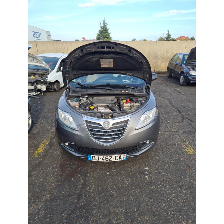Verin de coffre LANCIA YPSILON 5 Photo n°8