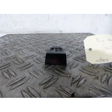 Bouton de warning KIA CERATO