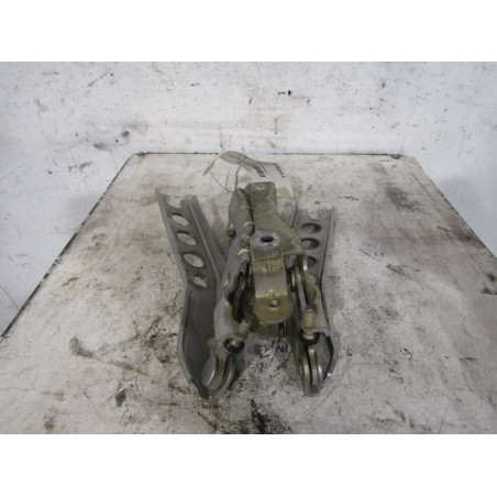 Charniere de capot SKODA OCTAVIA 2