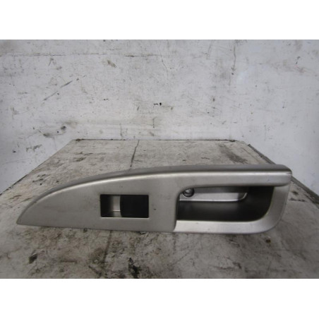 Interrupteur de leve vitre arriere gauche TOYOTA URBAN CRUISER