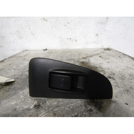 Interrupteur de leve vitre arriere droit TOYOTA AVENSIS 2