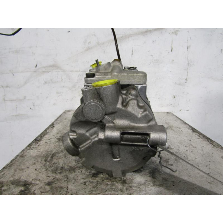 Compresseur clim AUDI A4 1 Photo n°2