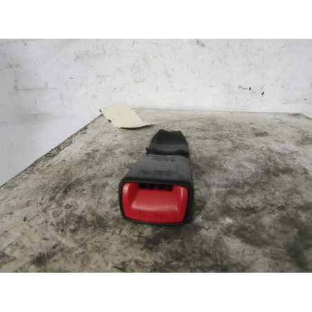 Attache ceinture arriere droit SUZUKI SWIFT 3