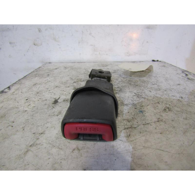 Attache ceinture arriere droit TOYOTA PRIUS 2 Photo n°1