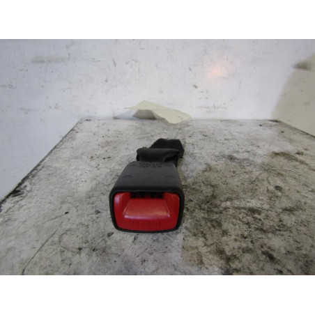 Attache ceinture arriere droit SUZUKI SWIFT 3