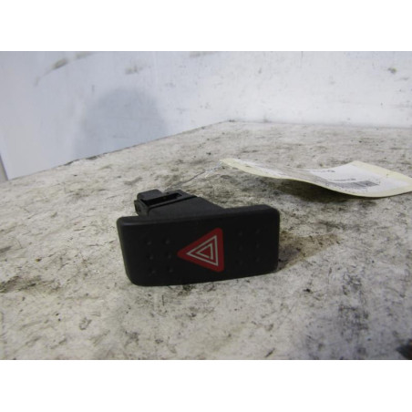 Bouton de warning SUZUKI SWIFT 3