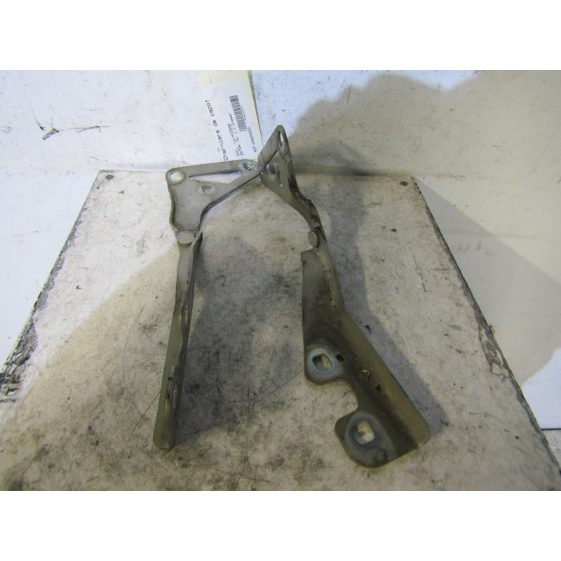 Charniere de capot OPEL ASTRA H Photo n°1