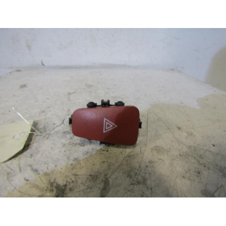 Bouton de warning FIAT CROMA 2
