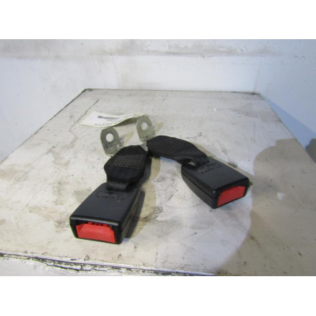 Attache ceinture arriere droit FORD FIESTA 5