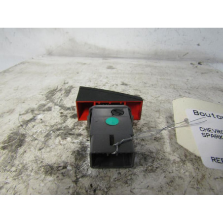 Bouton de warning CHEVROLET SPARK