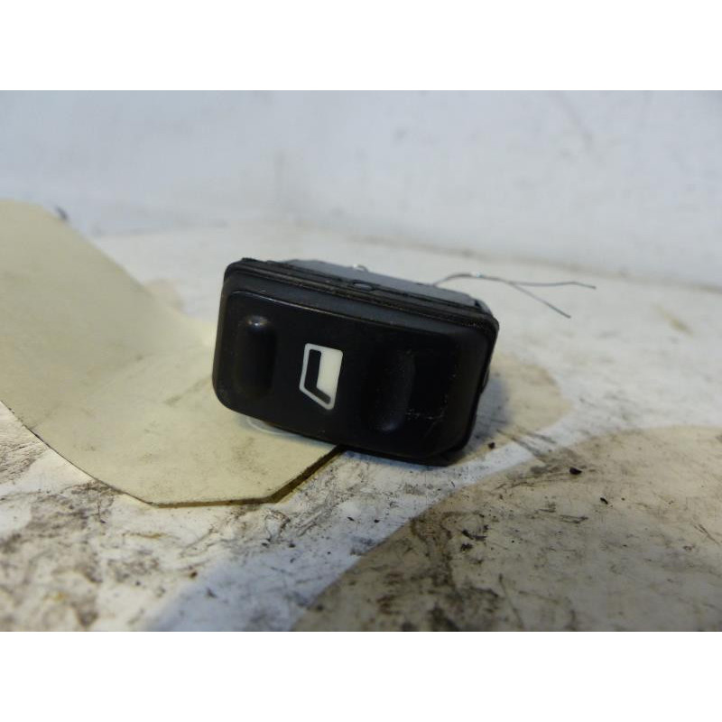 Interrupteur de leve vitre avant droit CITROEN XSARA PICASSO Photo n°1