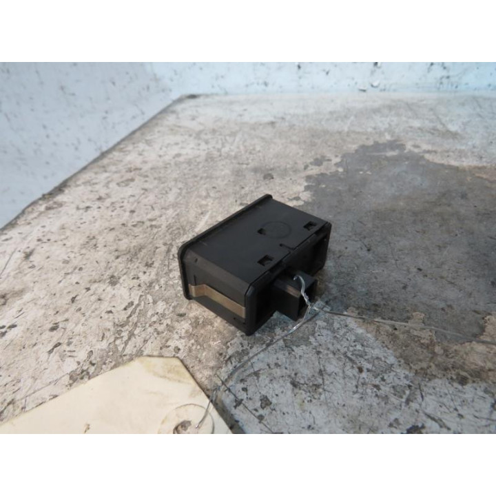 Interrupteur de leve vitre arriere droit OPEL ASTRA H Photo n°2
