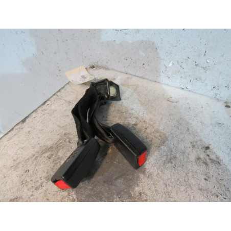 Attache ceinture arriere droit NISSAN PRIMERA 4