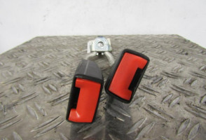 Attache ceinture arriere gauche SKODA FABIA 1