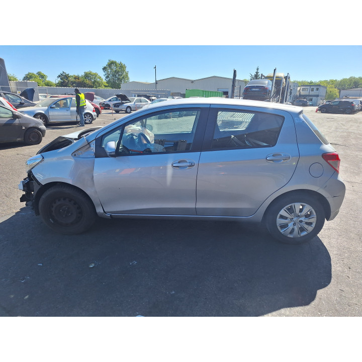 Feu de pare choc arriere droit TOYOTA YARIS 3 Photo n°12