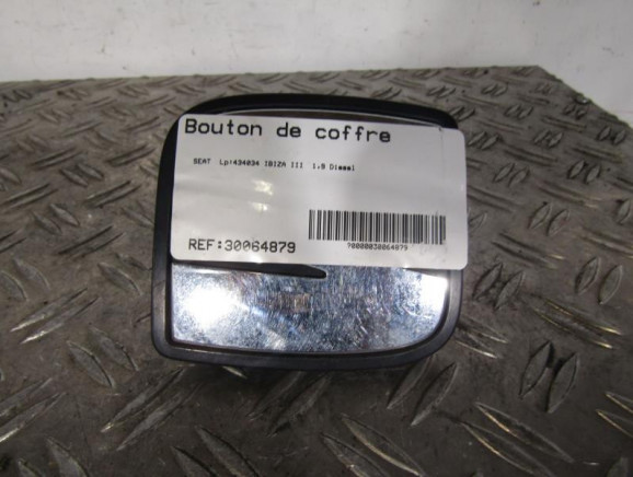 Bouton de coffre SEAT IBIZA 3 Photo n°1