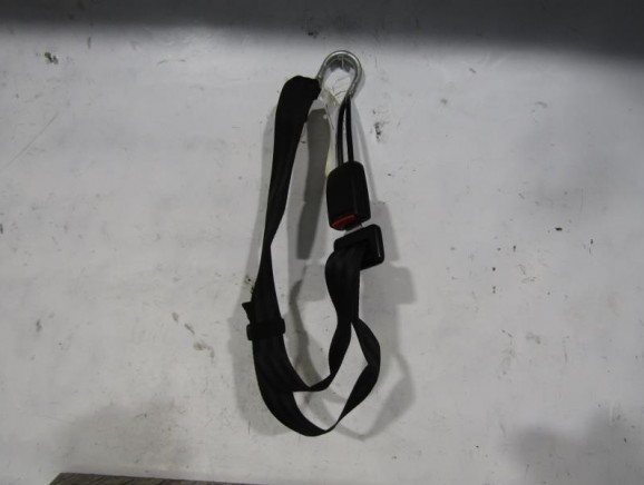 Attache ceinture arriere gauche VOLKSWAGEN GOLF 3 Photo n°1